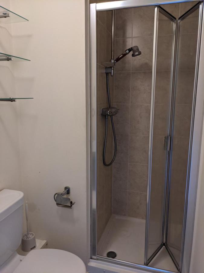 Simple 2-Bedroom 1.5 Bath Apartment In Thornhill 사우샘프턴 외부 사진