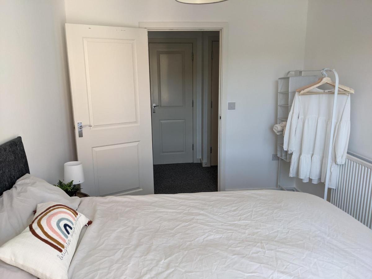 Simple 2-Bedroom 1.5 Bath Apartment In Thornhill 사우샘프턴 외부 사진