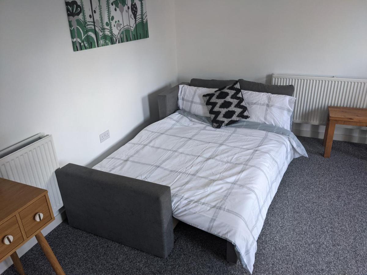 Simple 2-Bedroom 1.5 Bath Apartment In Thornhill 사우샘프턴 외부 사진