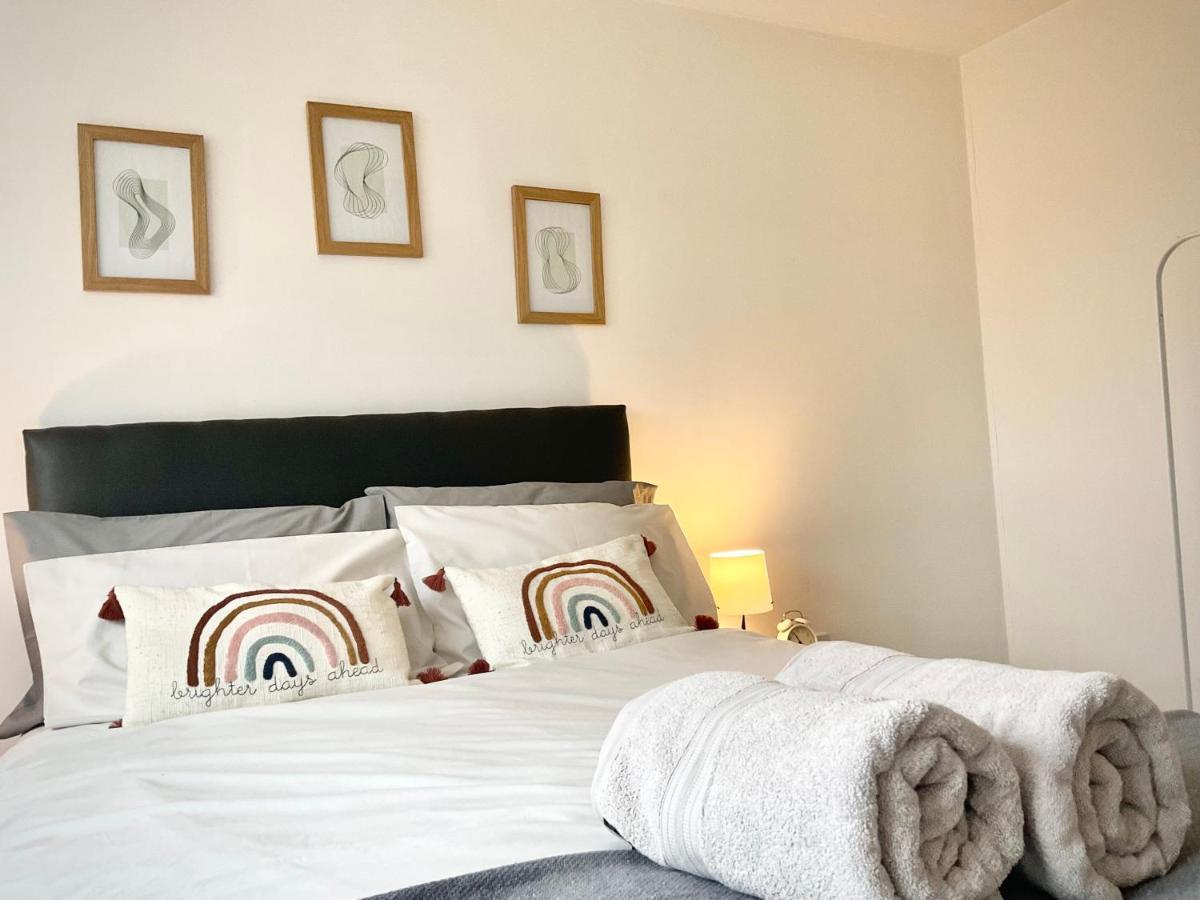 Simple 2-Bedroom 1.5 Bath Apartment In Thornhill 사우샘프턴 외부 사진